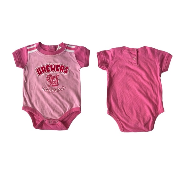 Bundle of 3 Infant Bodysuits for the Wisconsin Fan - Picture 5 of 16
